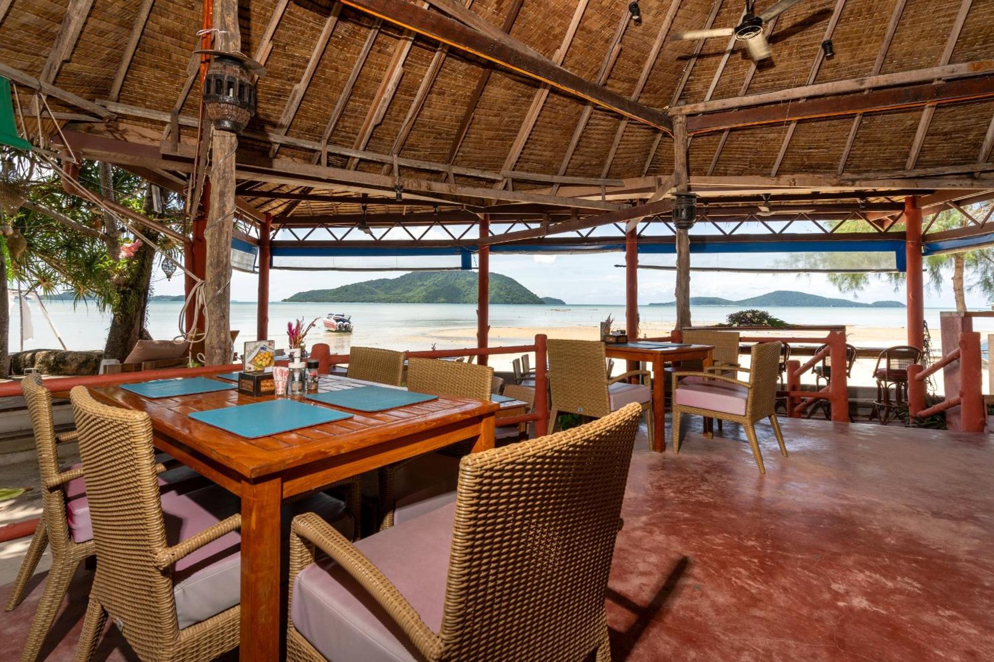 Friendship Beach Resort & Atmanjai Wellness Centre Rawai Kültér fotó