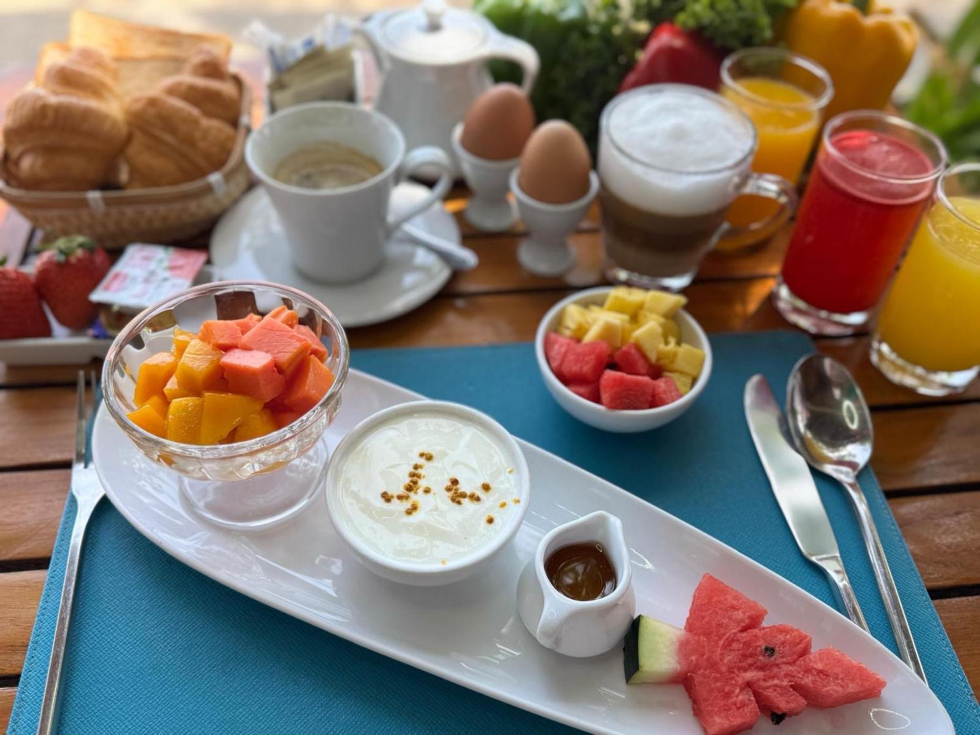 Friendship Beach Resort & Atmanjai Wellness Centre Rawai Kültér fotó